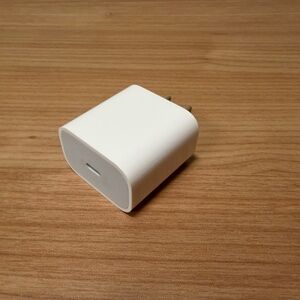 APPLE OEM 20W USB-C Power Adapter
